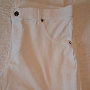 HUE White Ankle Cropped Pants